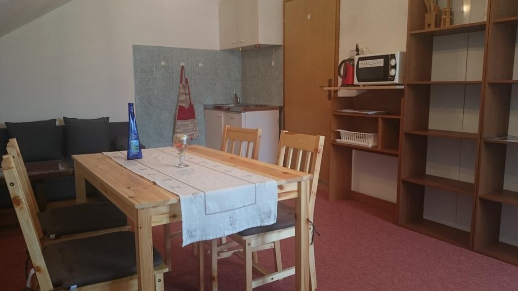 Apartment And Rooms Aracic Korenica Room photo