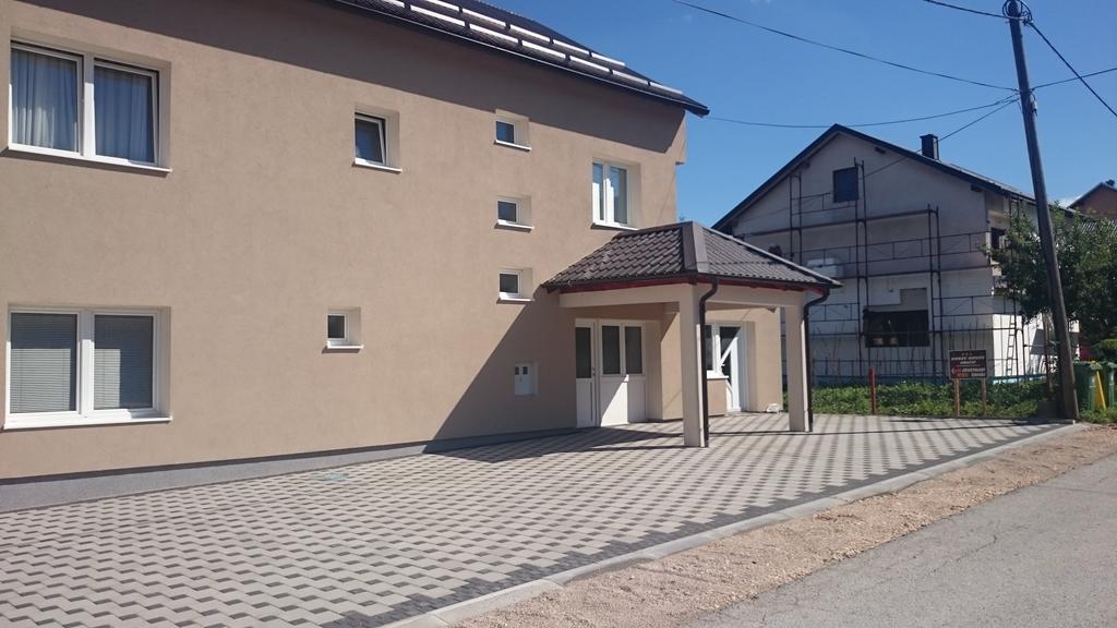 Apartment And Rooms Aracic Korenica Exterior photo