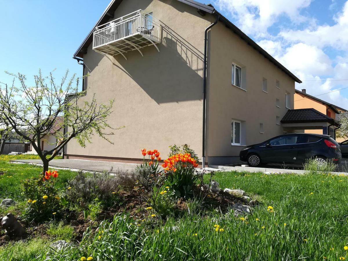 Apartment And Rooms Aracic Korenica Exterior photo