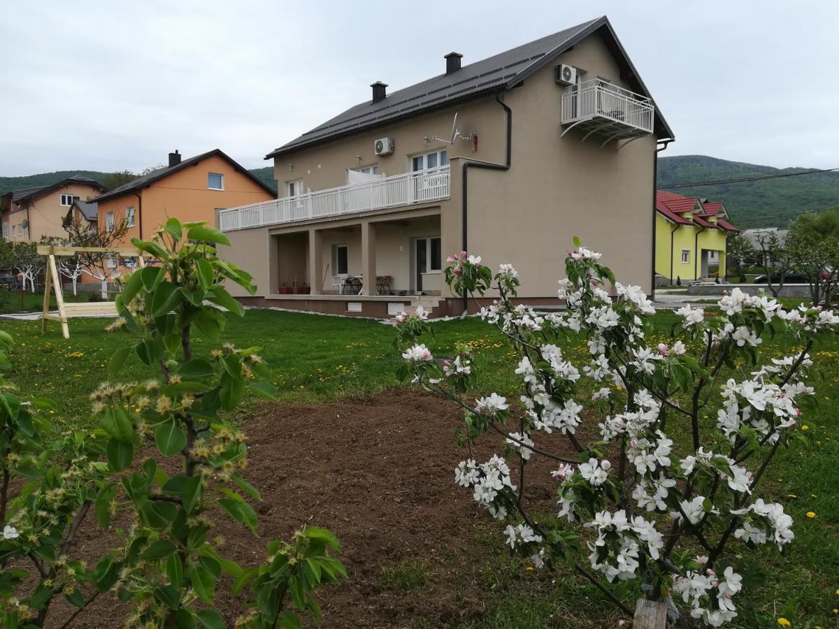 Apartment And Rooms Aracic Korenica Exterior photo